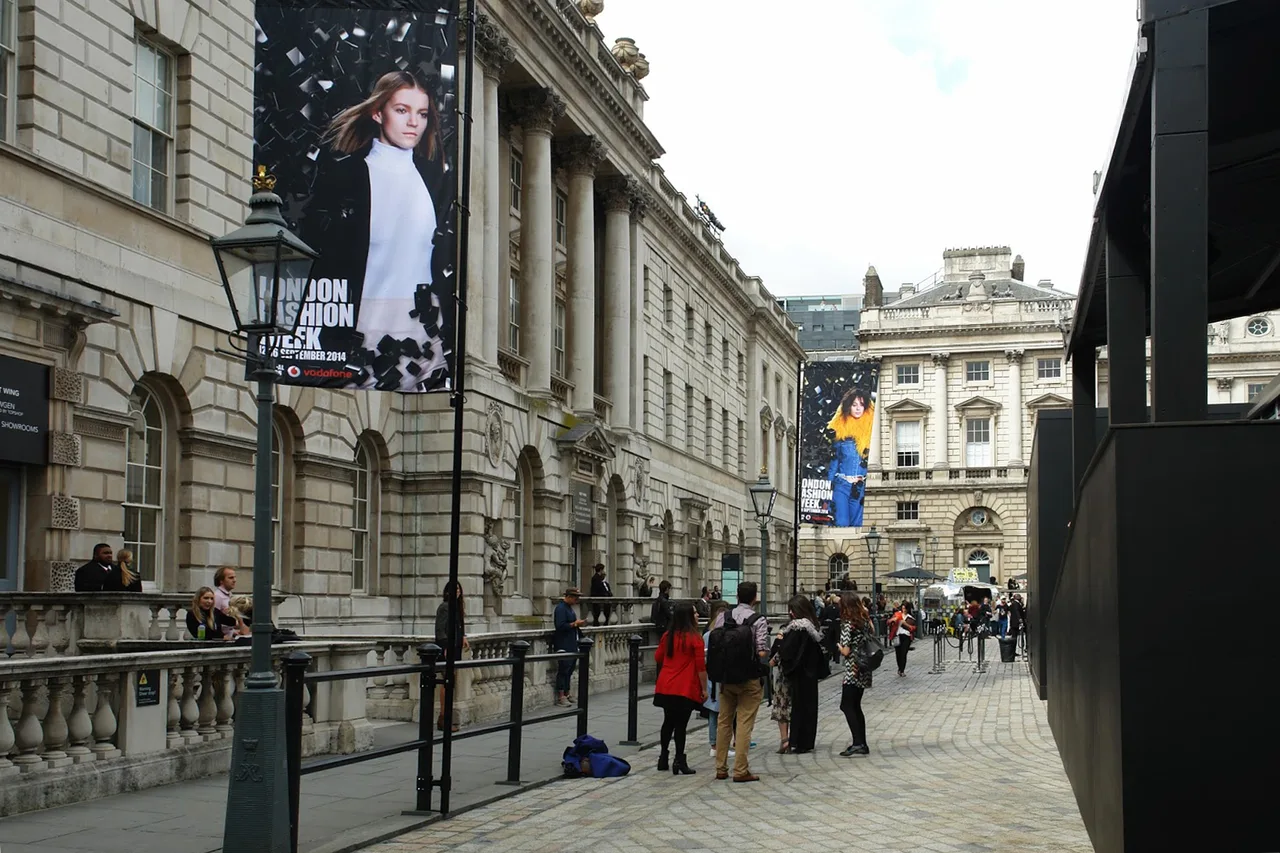 tuan le thoi trang london xuan he 2015
