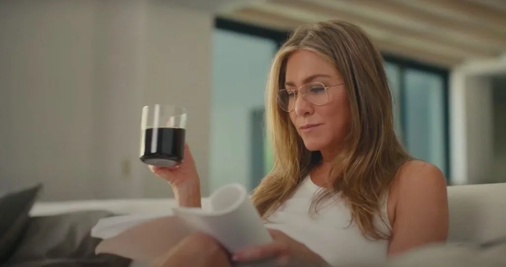 Jennifer Aniston thường uống sinh tố vào bữa sáng. Jennifer Aniston thường uống sinh tố vào bữa sáng.