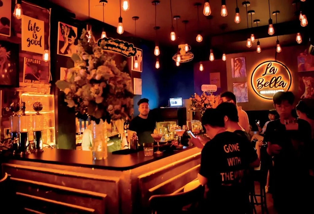 địa điểm quán bar phong cách nhiệt đới địa điểm quán bar phong cách nhiệt đới