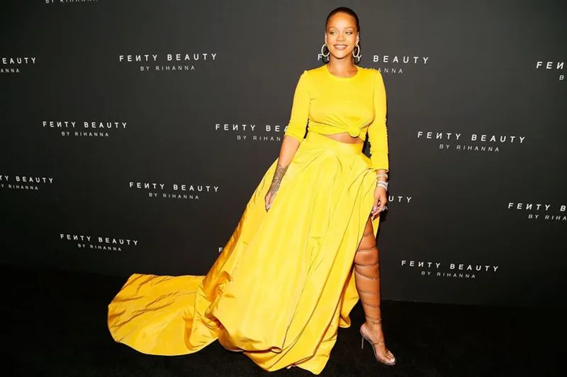 rihanna-chia-se-bi-quyet-bien-hoa-gu-thoi-trang-khi-tang-can-3