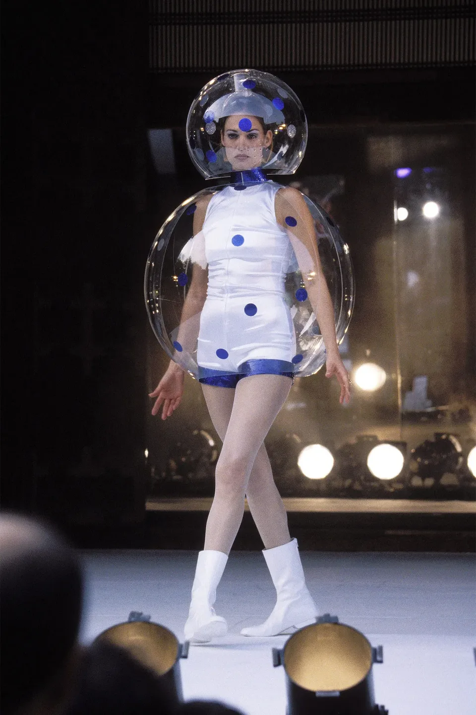 y3k-mugler-moon-girl