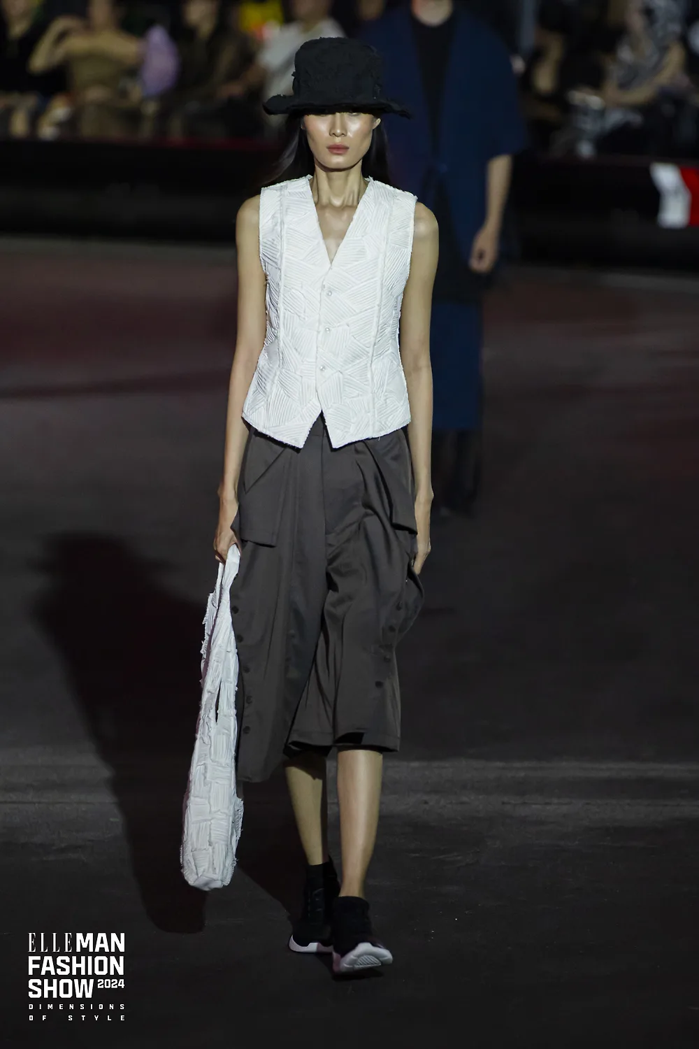 môi điên elleman fashion show 2024