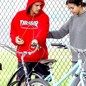 Selena Gomez và Justin Bieber nối lại tình xưa