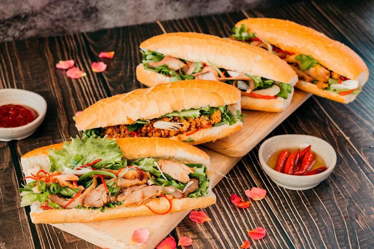 ẩm thực bánh mì