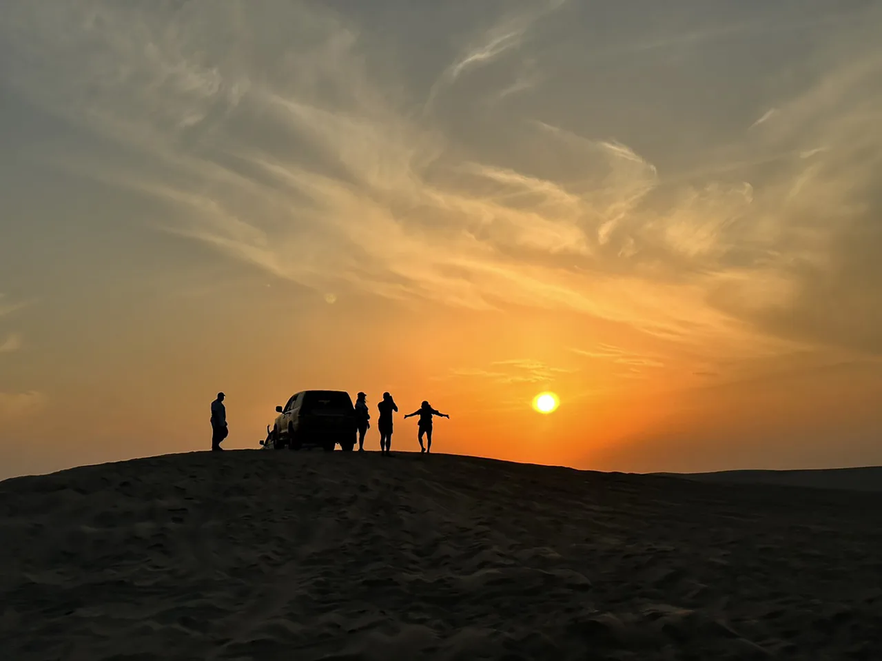 dubai hoàng hôn trên sa mạc dubai hoàng hôn trên sa mạc