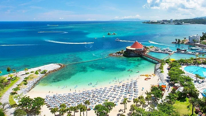 Toàn cảnh khu nghỉ dưỡng Okuma Private Beach & Resort.