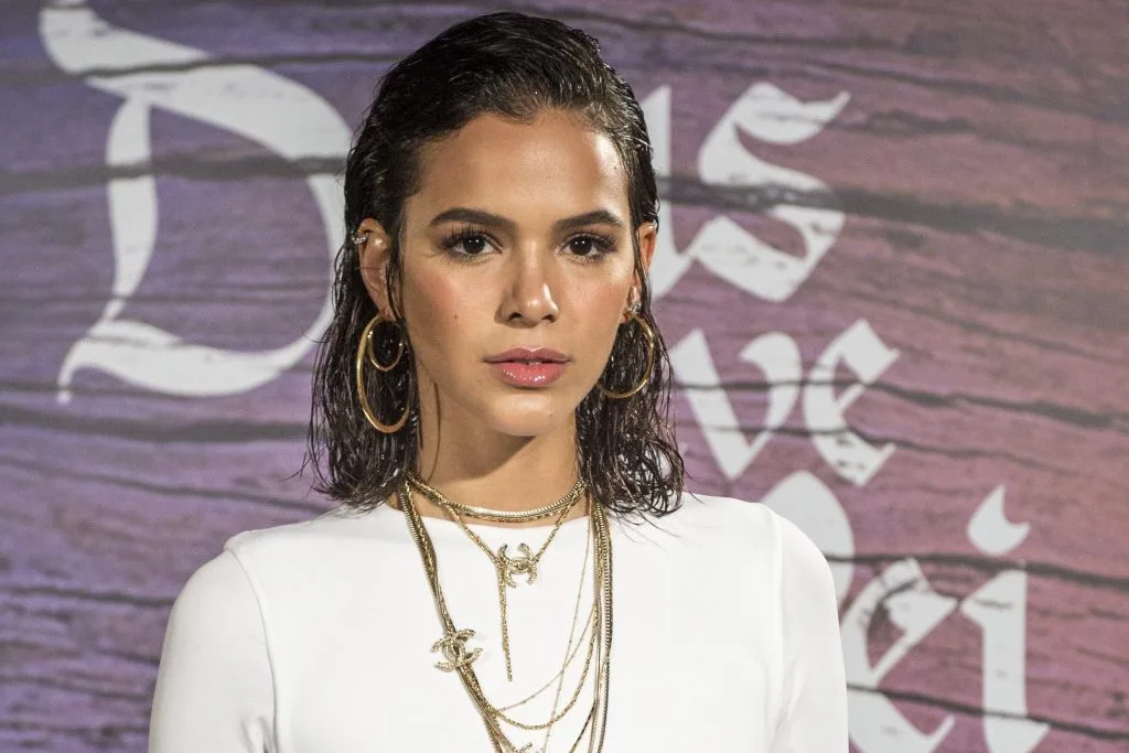 cach tap luyen giu dang Bruna Marquezine 2 cach tap luyen giu dang Bruna Marquezine 2