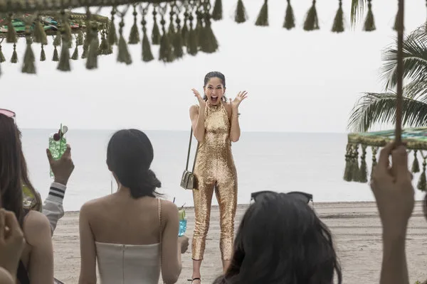 trang phục trong phim 15