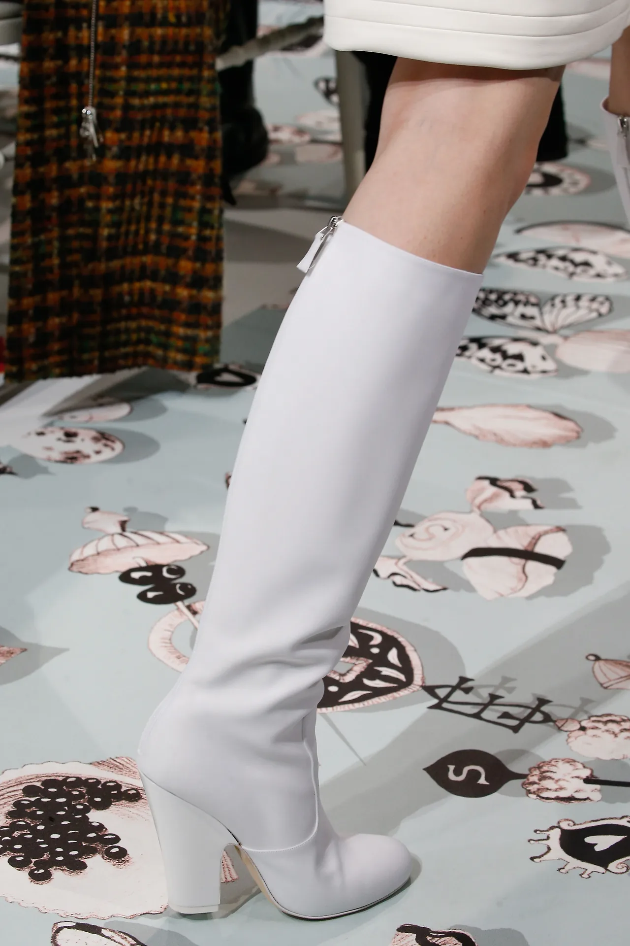 detail-schiaparelli-spring-2016-ellevietnam(2)