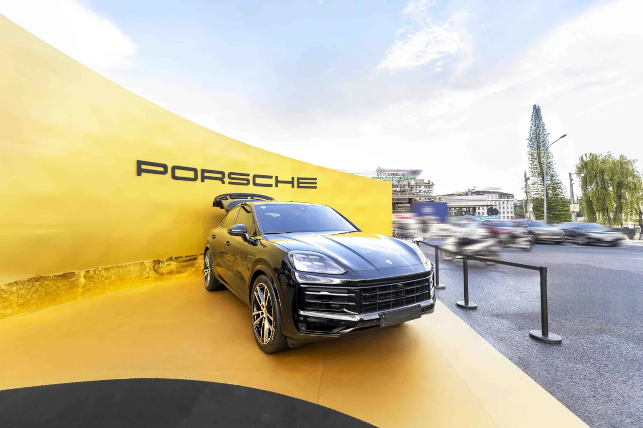 Xe Porsche tại ELLE Beauty Awards 2026 4