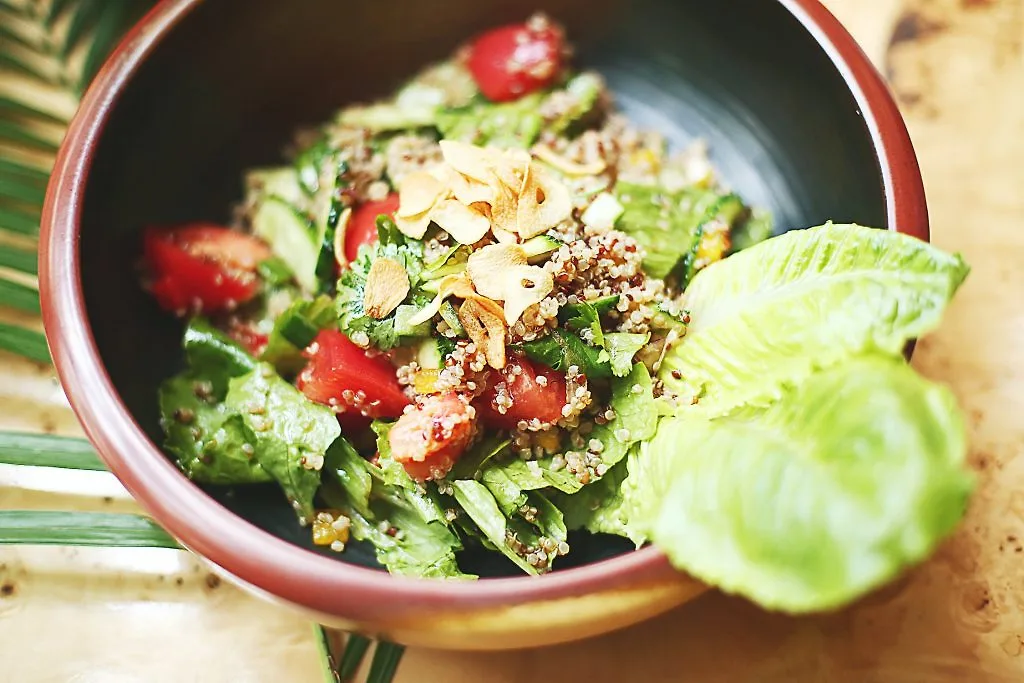 Cung cấp đầy đủ protein, chất béo và chất xơ rất cần thiết cho cơ thể. chế độ ăn - rau