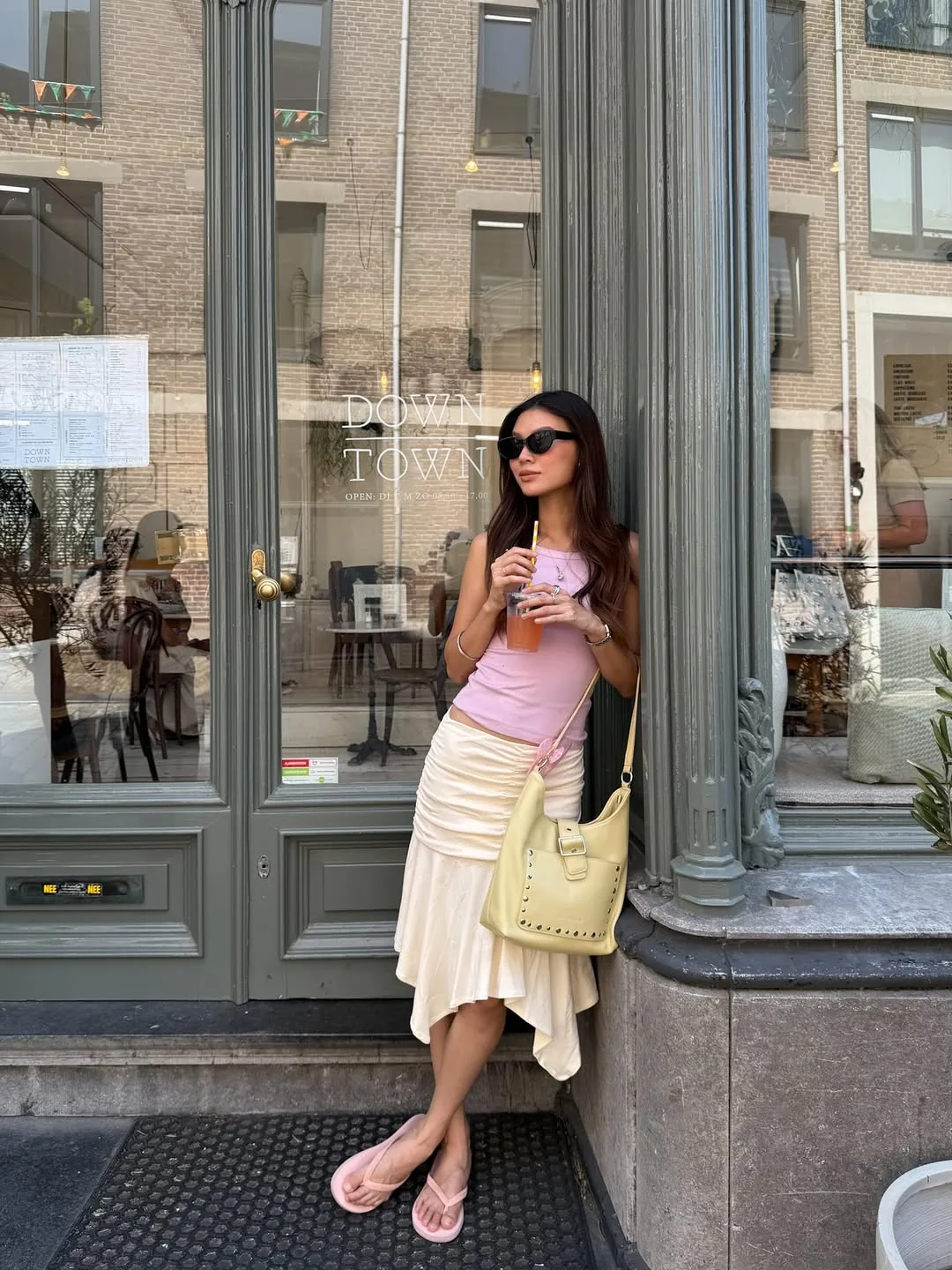 outfit vàng hồng