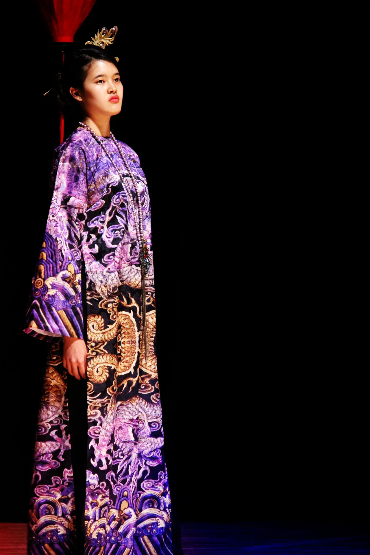 ao-dai-cuoi-Huynh-Hai-Long-Dang-The-Huy-Huong-xua-d