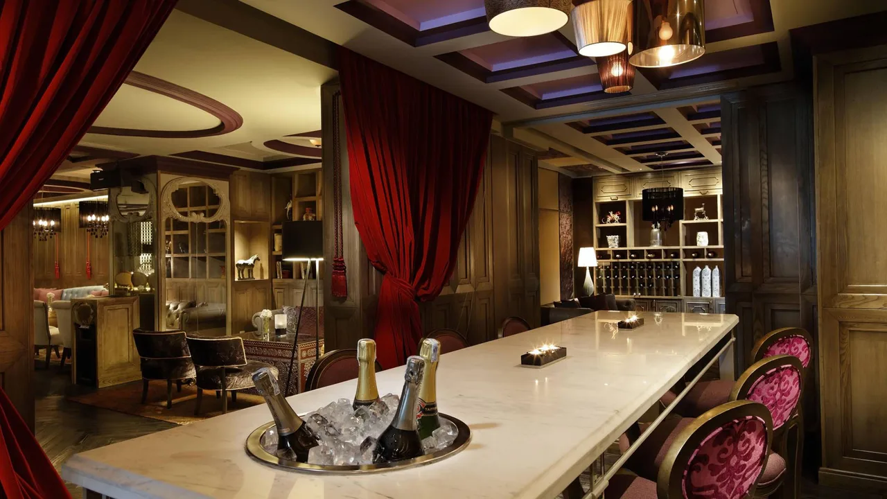 boudoir sofitel saigon plaza