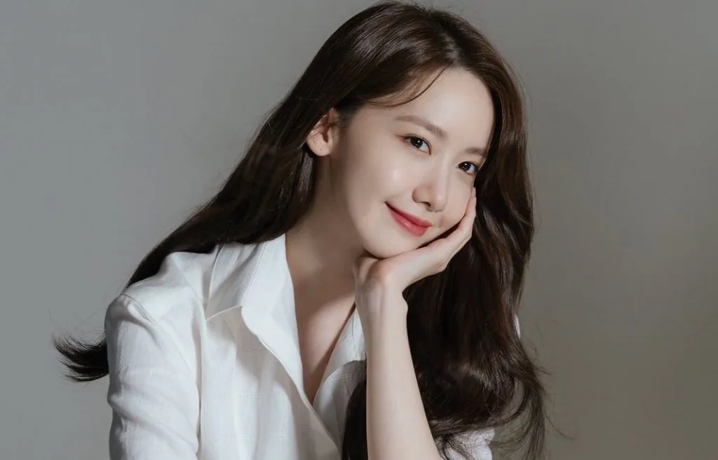 Các idol Hàn sở hữu làn da trắng sứ không tì vết.