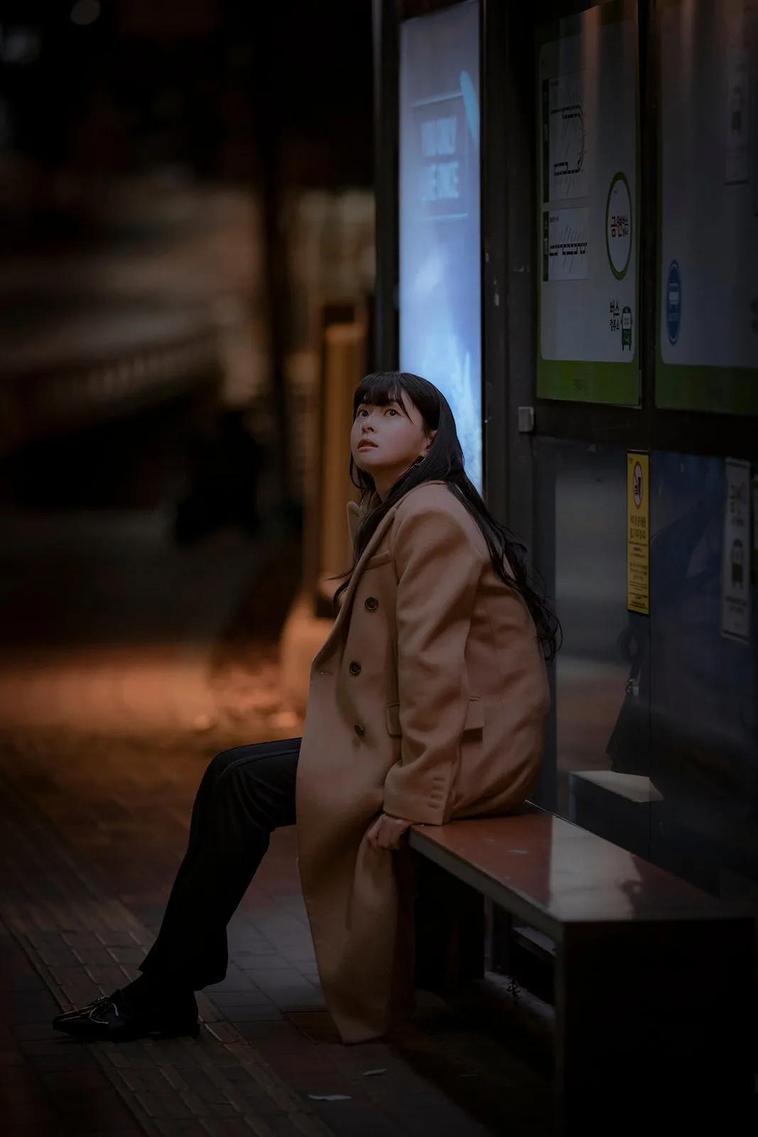 Nữ phụ Oh Soo Ah trong Itaewon Class với gu thời trang công sở hiện đại