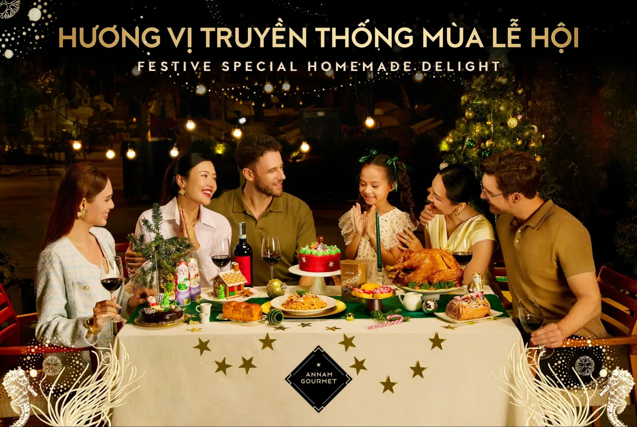 các thành viên trong gia đình quây quần bên bàn tiệc khi trải nghiệm dịch vụ tại Annam Gourmet