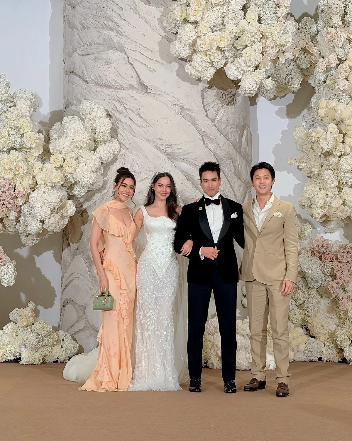 Kimberley Anne Woltemas, chồng Mark Prin cùng cặp đôi Yaya - Nadech. (Ảnh: @kimmy_kimberley)