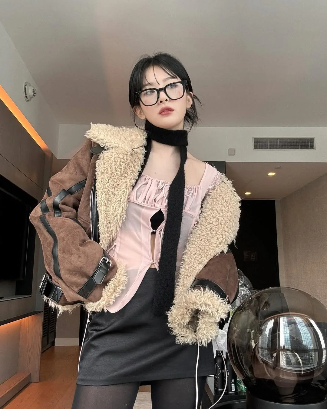 Seulgi diện phong cách "geek-chic"