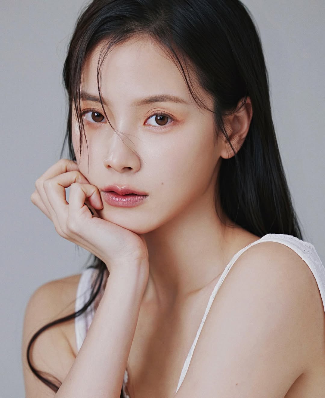 Một sữa rửa mặt lý tưởng sẽ hỗ trợ làn da da mụn duy trì trạng thái sạch và cân bằng.