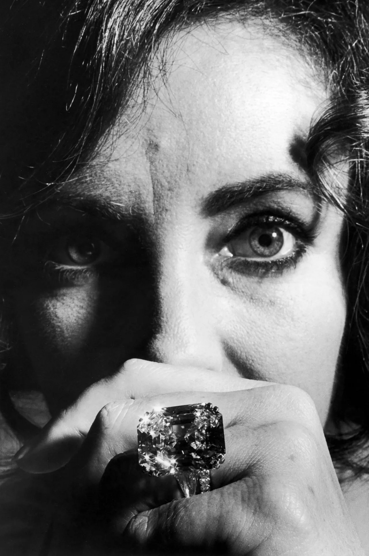 nhẫn đính hôn của Elizabeth Taylor