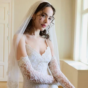 Hai chiếc váy cưới định nghĩa vẻ đẹp “quiet luxury” của Yaya Urassaya