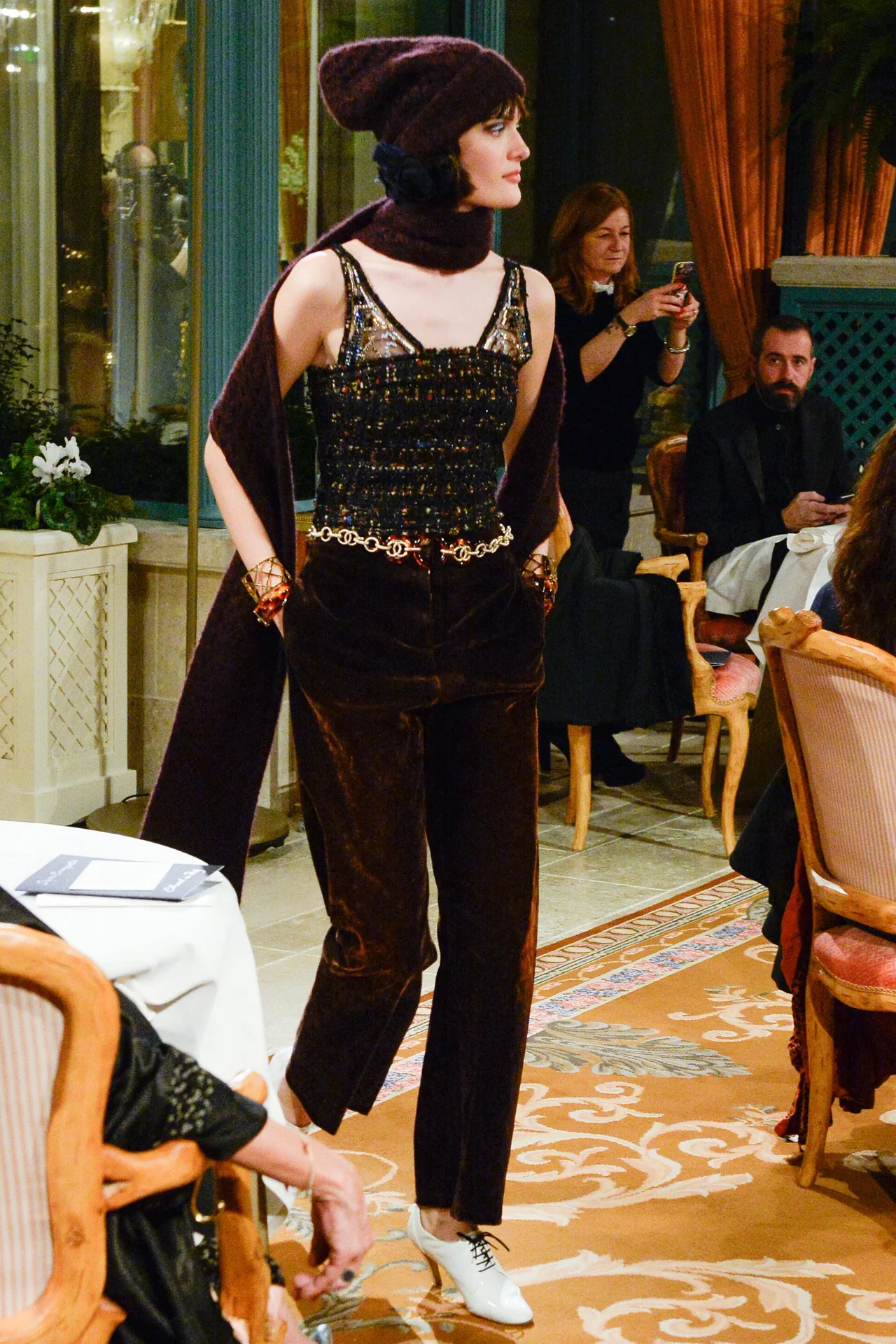 bst thoi trang chanel prefall 2017