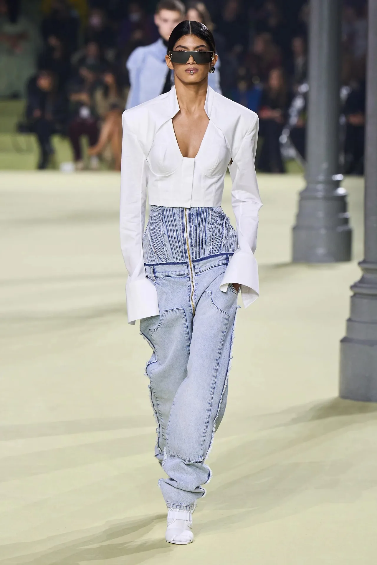 baggy jeans nhấn eo