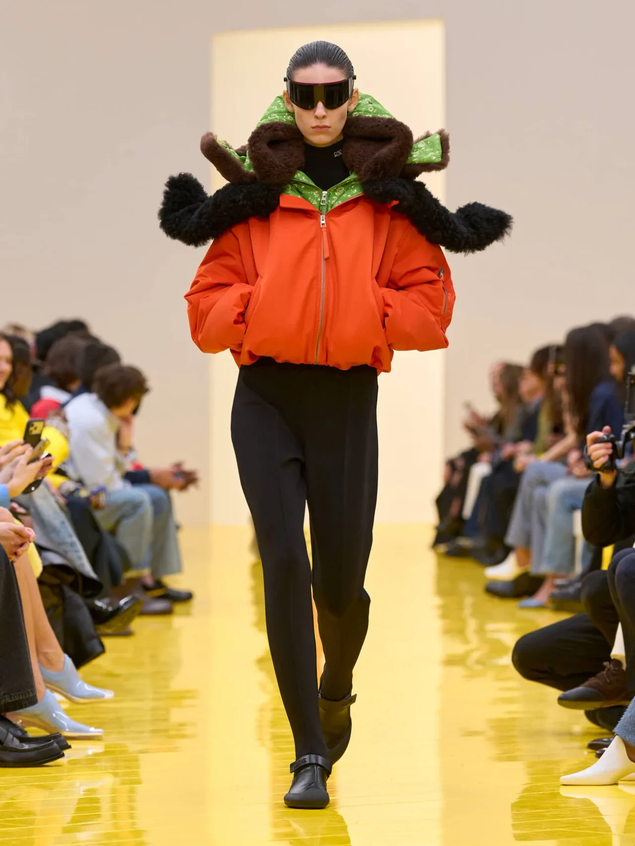 BST LOEWE Thu-Đông 2026