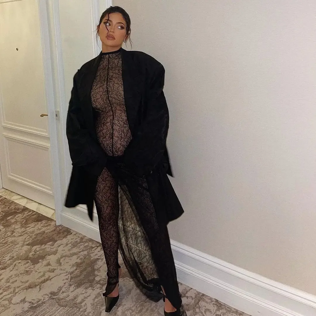 kylie jenner catsuit xuyên thấu