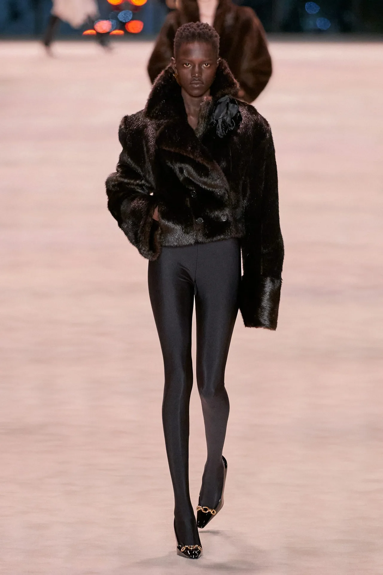 Saint Laurent ready-to-wear mùa Đông 2022 Look 9