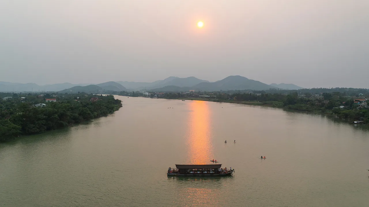 sông Hương núi ngự yên bình sông Hương núi ngự yên bình