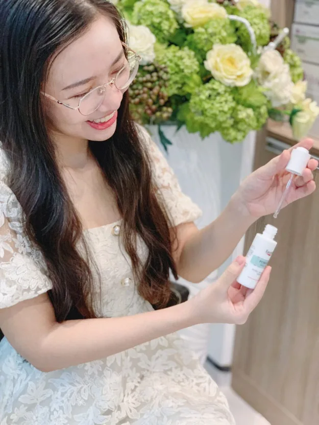 serum trị mụn Eucerin theo hướng dẫn của bác sĩ Ngọc Anh serum trị mụn Eucerin theo hướng dẫn của bác sĩ Ngọc Anh