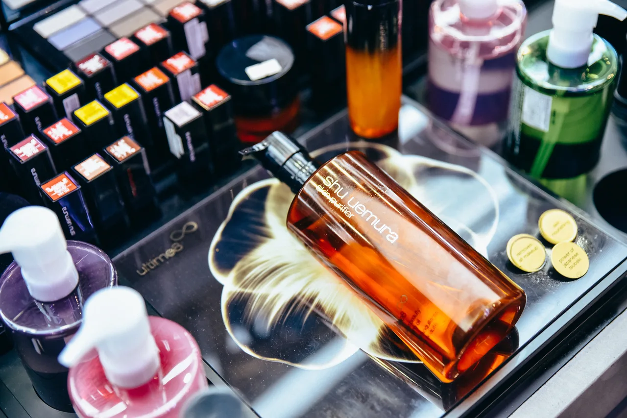 shu uemura dầu tẩy trang chai nâu