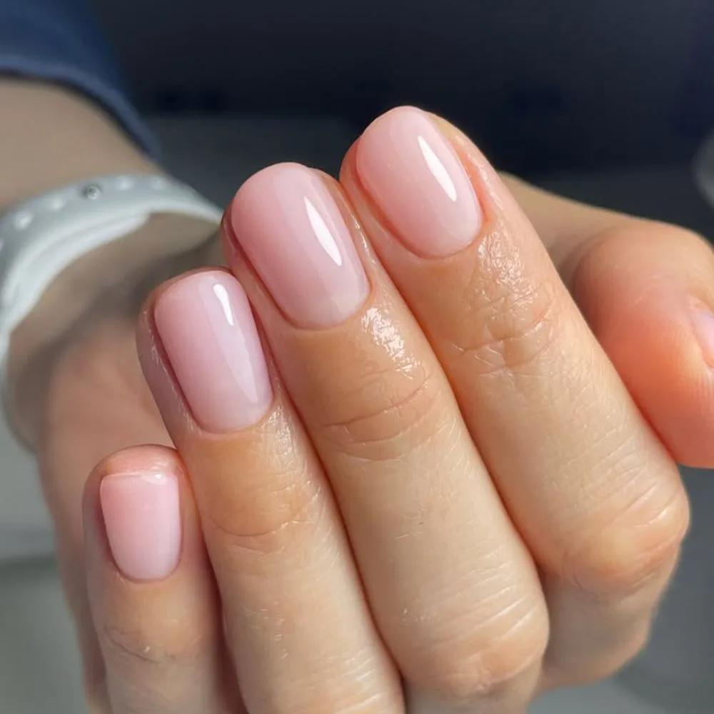 Sơn móng tay hồng nude, hồng pastel