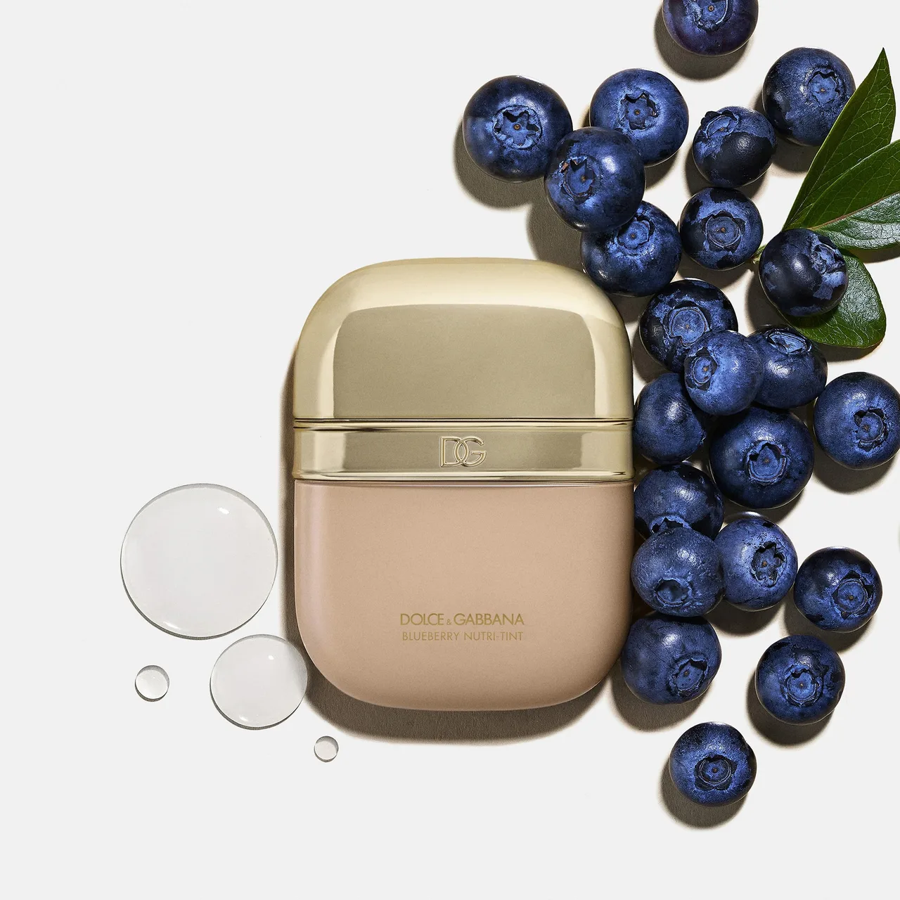 son đỏ sắc lãng mạn Kem nền tint từ Blueberry DG
