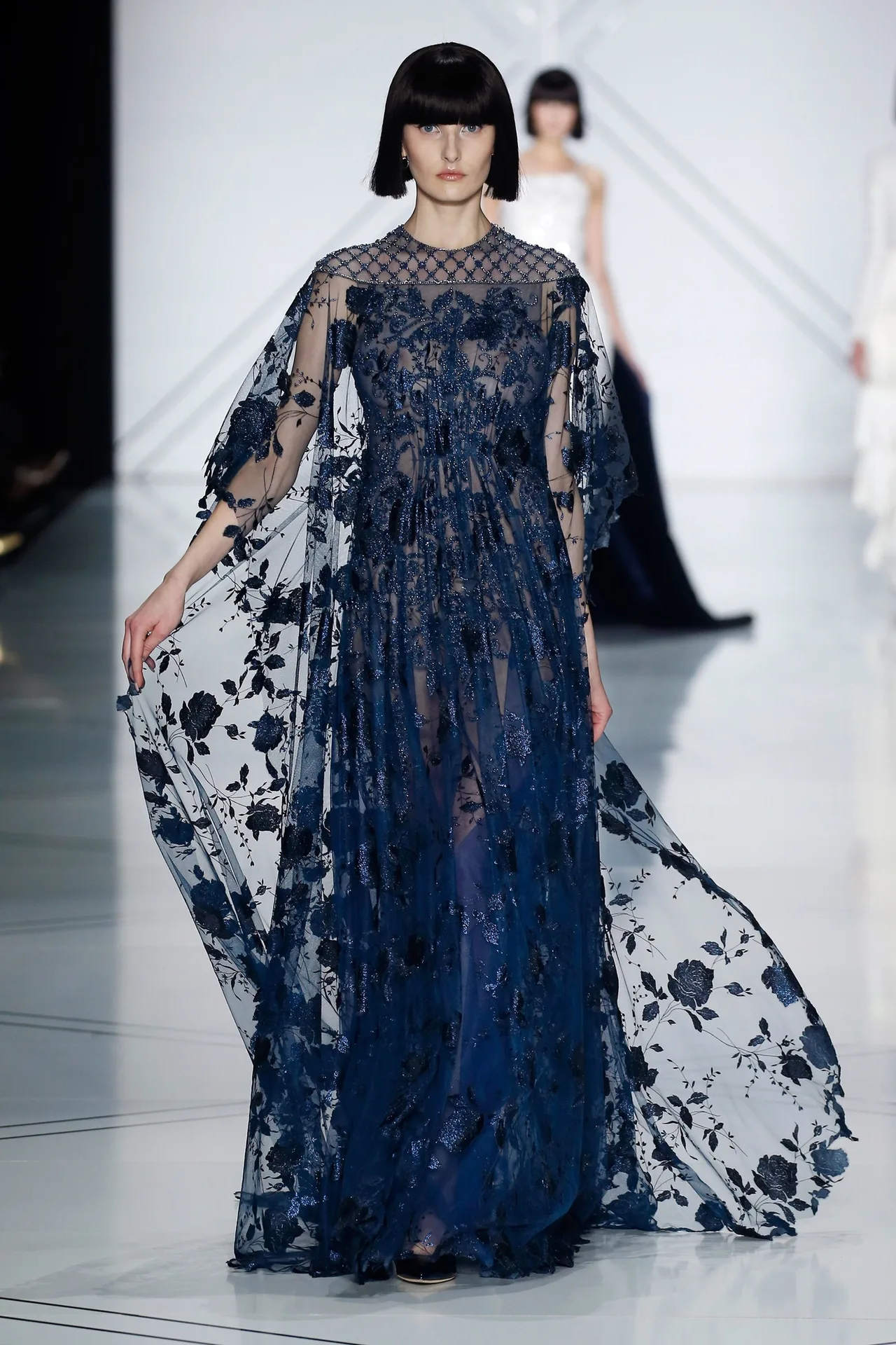 Những BST nổi bật tại tuần lễ Haute Couture Xuân-Hè 2017 - ELLE VN