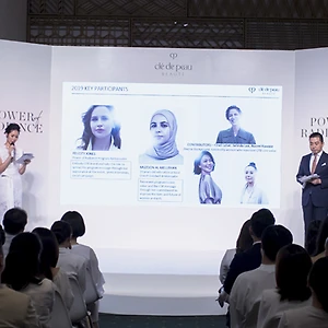 Cle de peau Beaute tỏa sáng sức mạnh tri thức