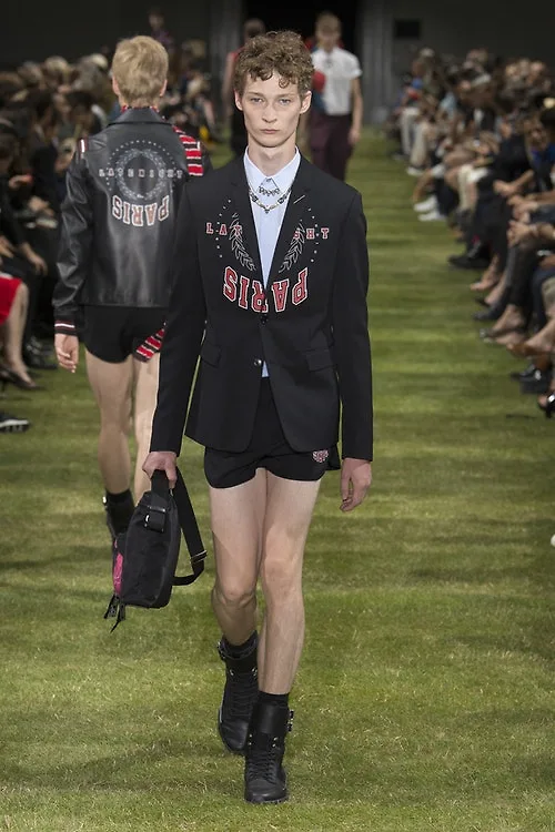 Nhung thieu nen lich lam va quyen ru duong tao nen chat rieng cho Dior Homme