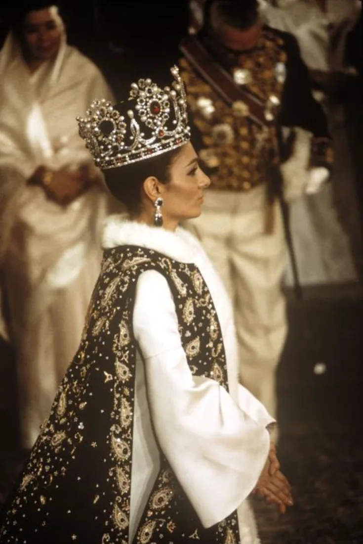 Hoàng hậu Farrah Pahlavi lễ đăng quang