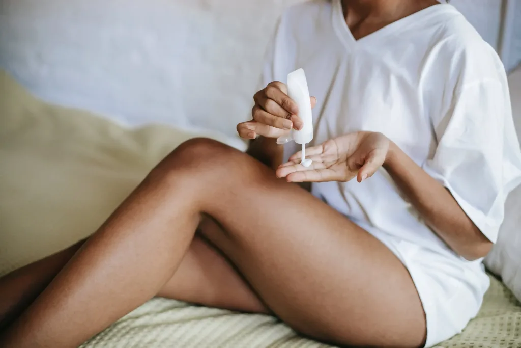 Bạn nên chăm sóc da bằng sửa dưỡng thể. Bạn nên chăm sóc da bằng sửa dưỡng thể.