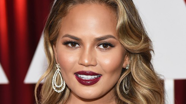 3 bí quyết làm đẹp của Chrissy Teigen