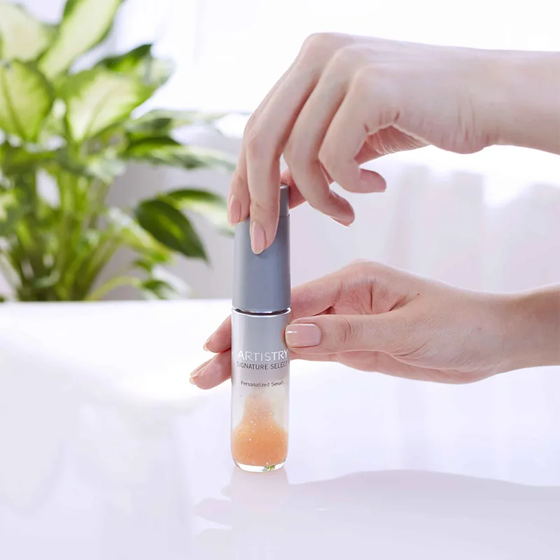 Khi các hoạt chất từ serum đã thấm sâu vào da, kem dưỡng được sử dụng sau đó sẽ có tác dụng như lớp khóa ẩm trên bề mặt. serum dưỡng da