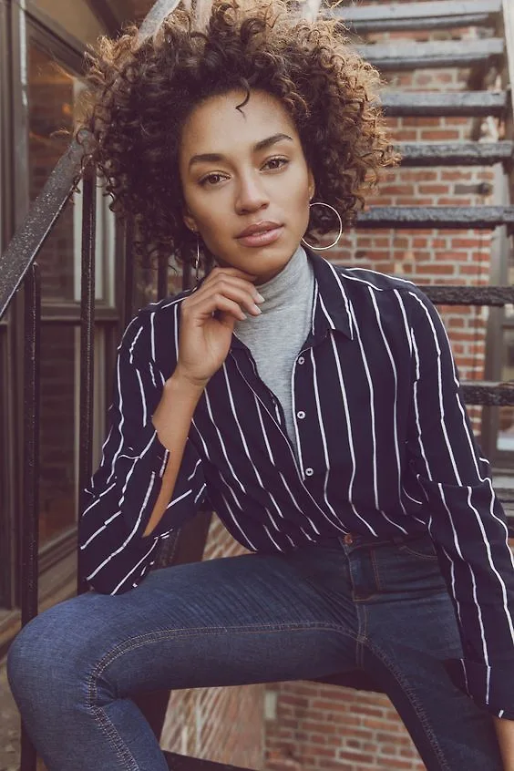ELLE Style Calendar: Áo cổ lọ 19