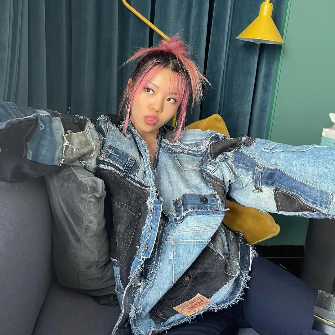 baileysok diện áo khoác denim