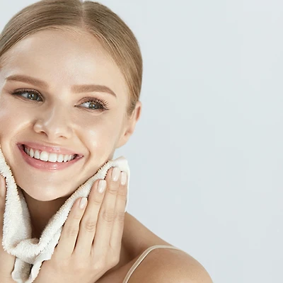 Chỉ cần khăn tẩy trang - Việc tẩy trang trở nên đơn giản hơn