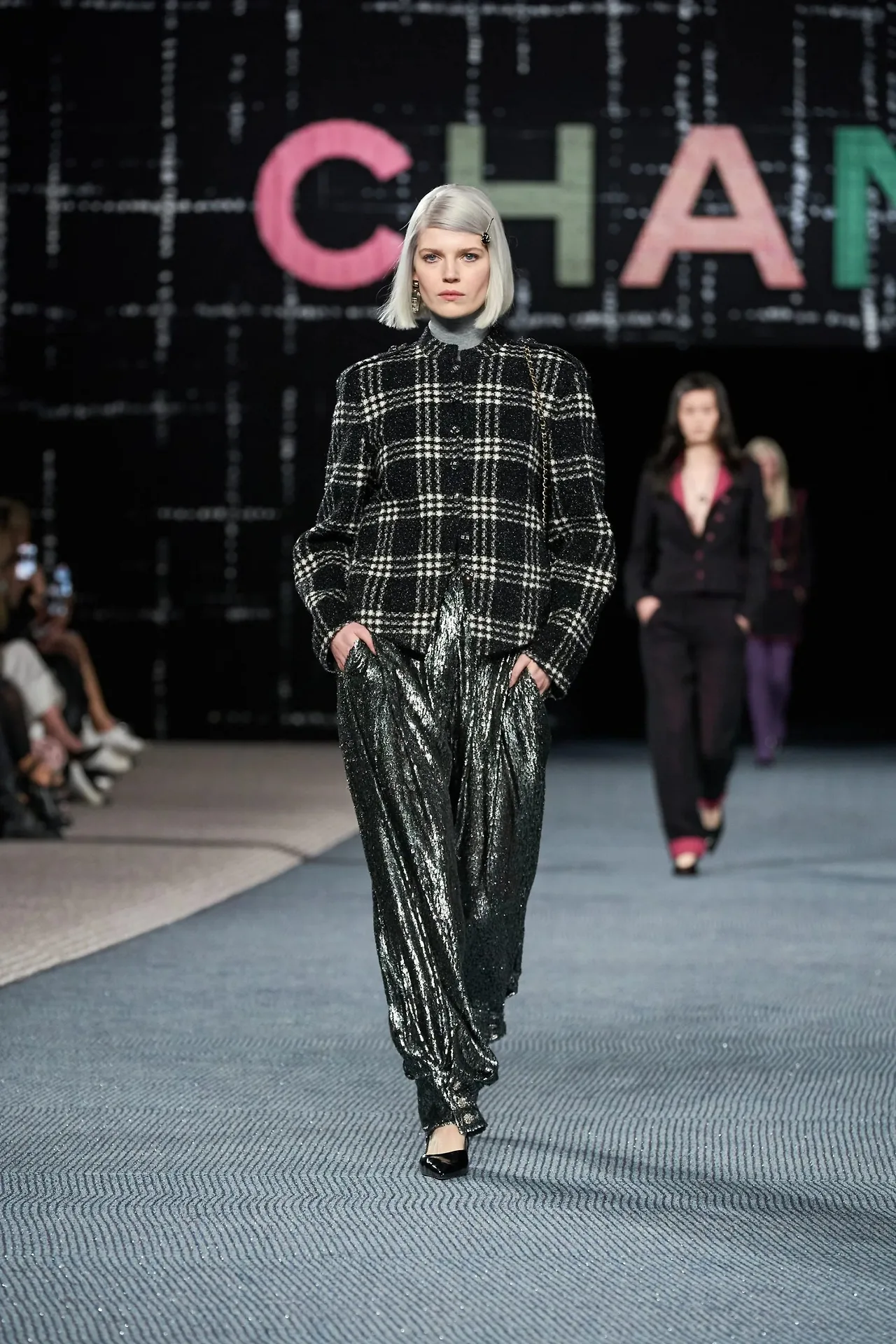 Chanel RTW Thu Đông 2022 look 44
