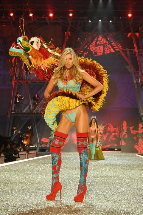 Góc nhìn đặc biệt từ Victoria's Secrect 2016