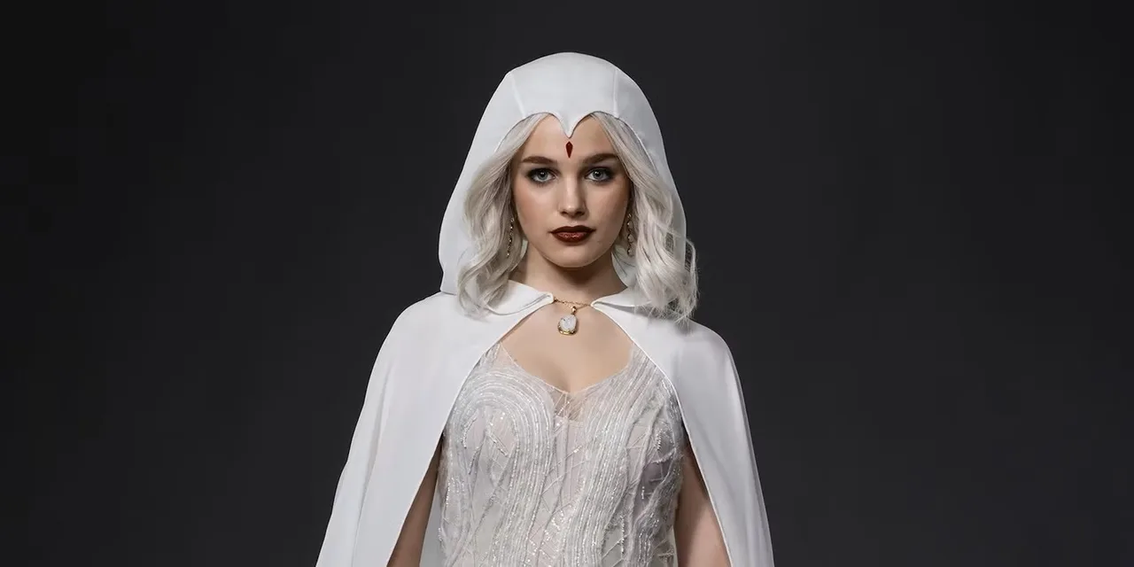Tạo hình của nữ diễn viên Teagan Croft trong series Titans của DC.