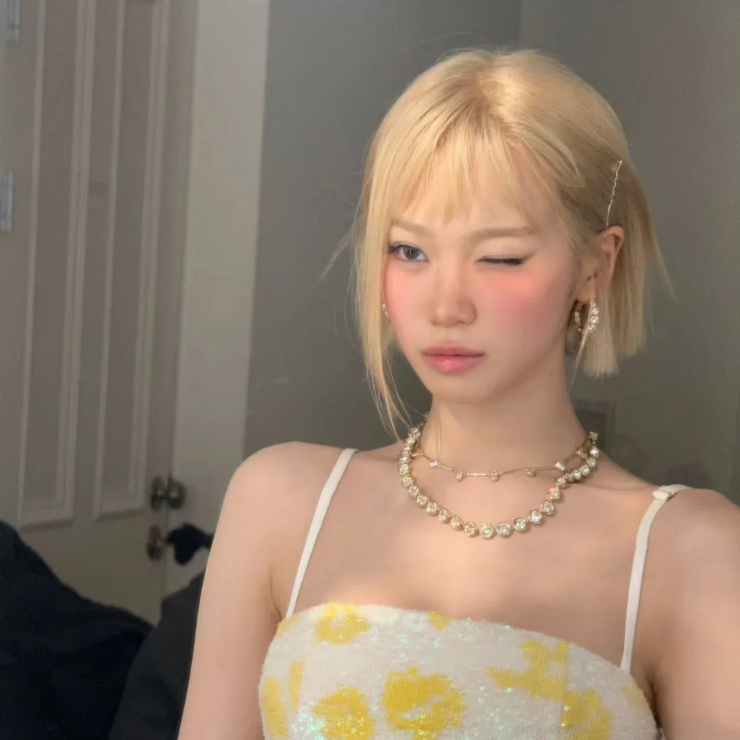 Kim Chaewon mang nét trẻ trung, phá cách với kiểu tóc bob bạch kim